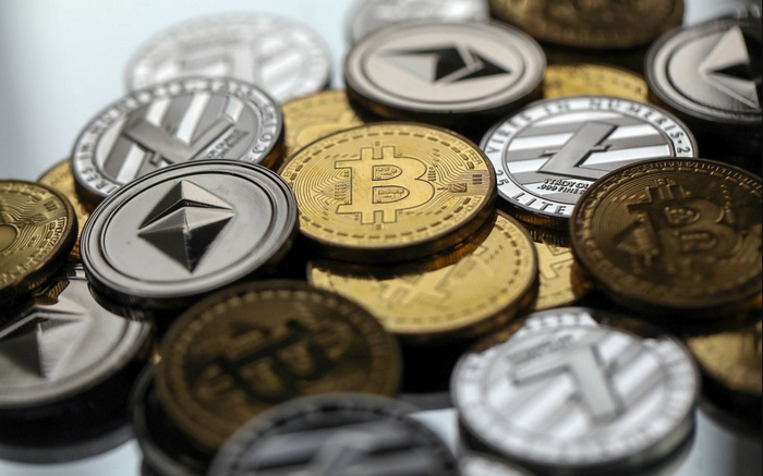 如何通过链上数据（大额转账）预判庄家洗盘动作？